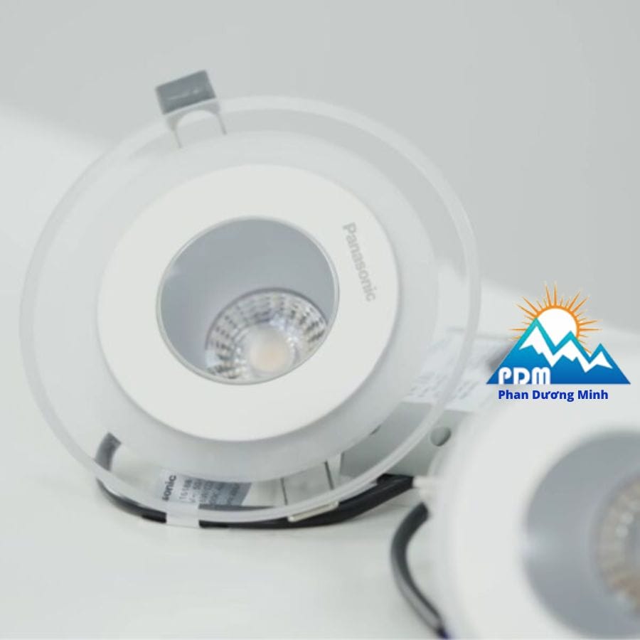 Đèn downlight âm trần 3 chế độ Panasonic NNNC7616188 11W viền lớn Đèn downlight âm trần 3 chế độ Panasonic NNNC7616188 11W viền lớn